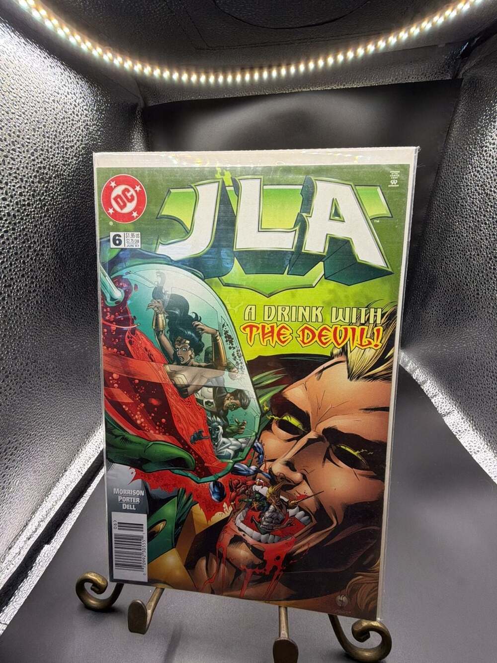 JLA #6 (1997) DC Comics - A Drink With The Devil!